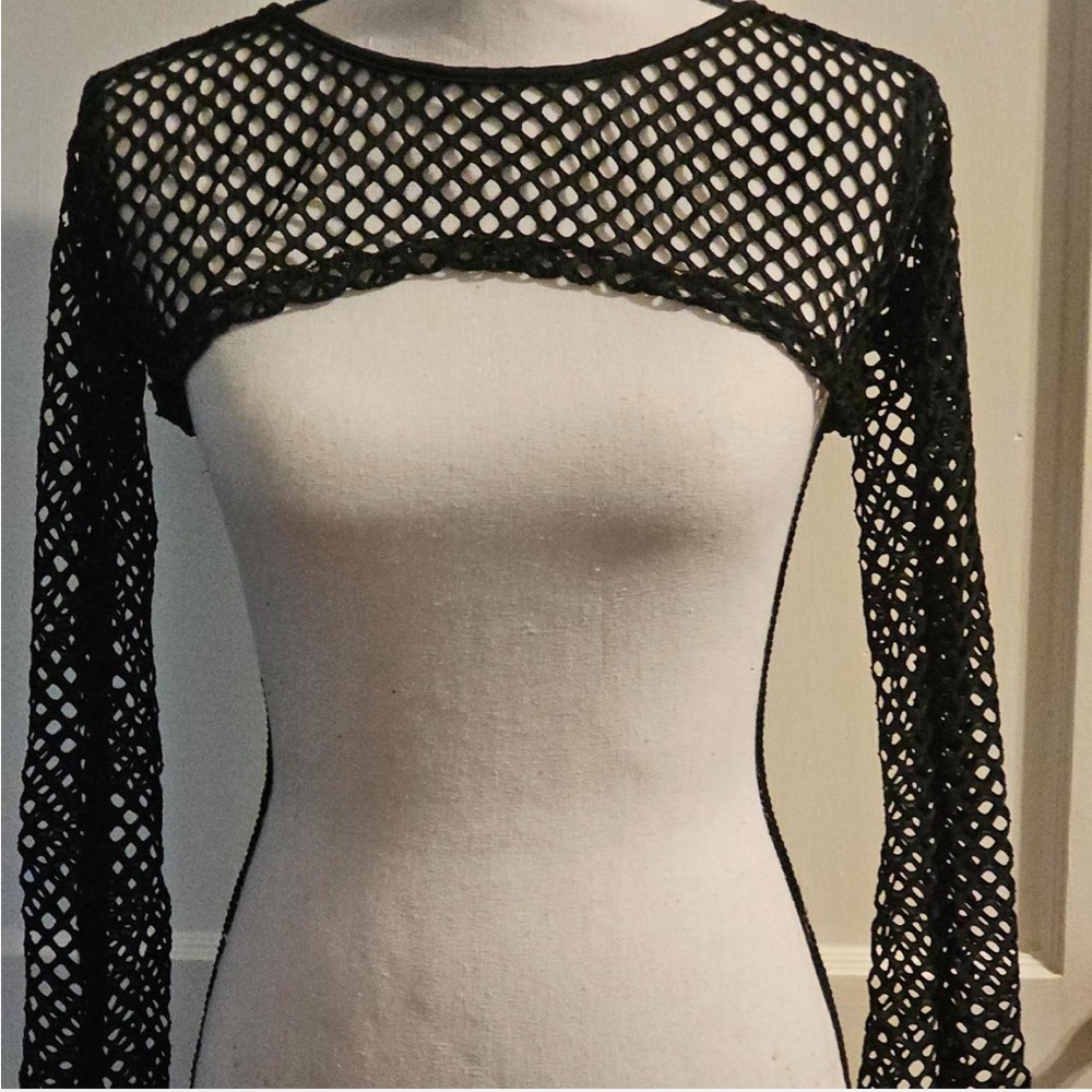 NWT crop top in a very large mesh w large sleeves, edgy, gothic, grunge - Picture 7 of 7